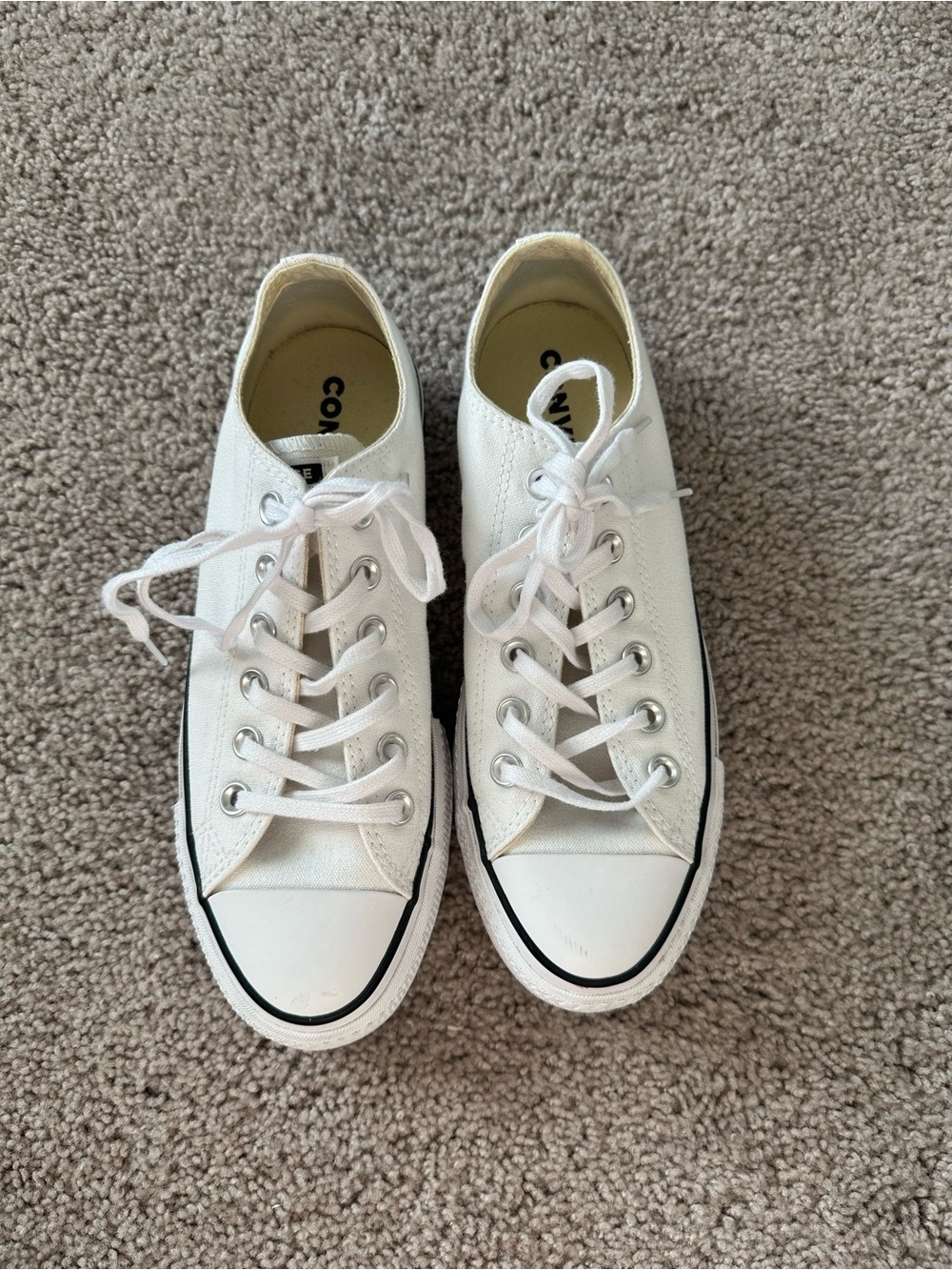 Converse White Low-Top Canvas Sneakers  - Classic Casual Style